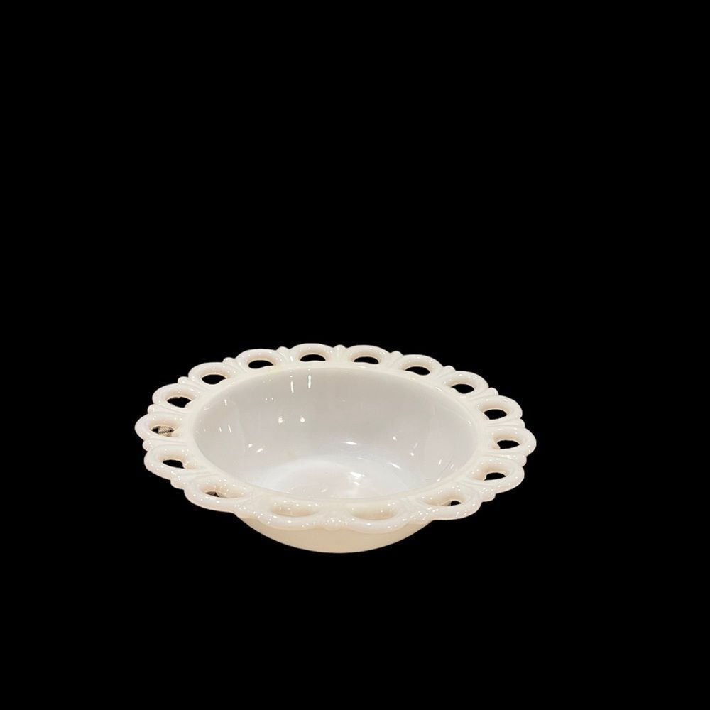Vintage 1950s Anchor Hocking Old Colony‎ Lace Edge 9.5" Milk Glass Bowl Dish - Picture 3 of 8